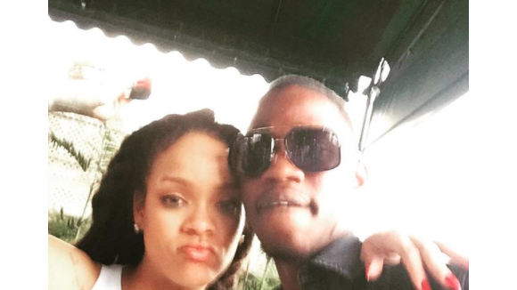 Rihanna en larmes à l'enterrement de son cousin, tué par balles