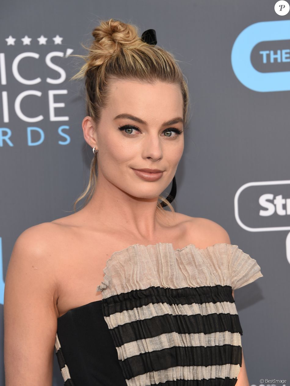 Margot Robbie lors des 23ème Critics Choice Awards au Barker Hangar à