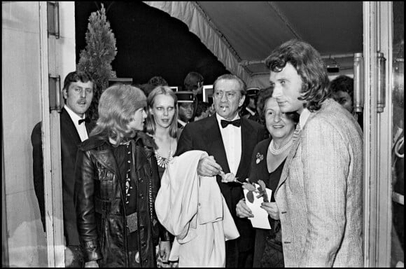 Nathalie Delon, Luchino Visconti et Johnny Hallyday au Festival de Cannes en 1971