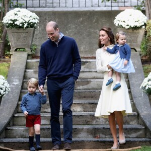 Le prince George et la princesse Charlotte de Cambridge le 29 septembre 2016 lors d'une fête pour enfants à la Maison du Gouvernement à Victoria au Canada, lors de la tournée officielle du duc et de la duchesse de Cambridge.