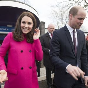 Le prince William, duc de Cambridge, et sa femme Kate Middleton (enceinte) lors d'une visite de la ville de Coventry le 16 janvier 2018, dans le cadre de l'opération "city's 2021 Culture Honour".