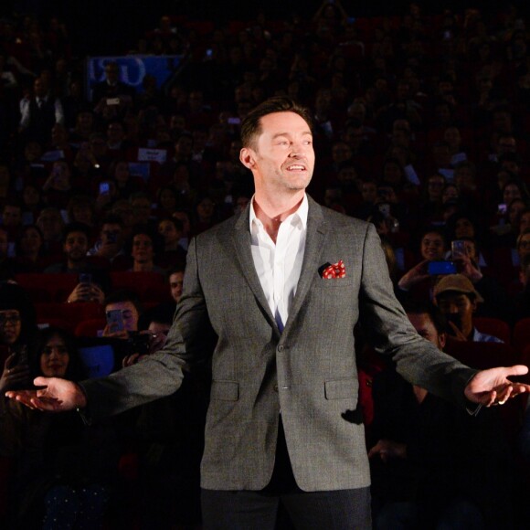 Hugh Jackman fait le show pendant la première de "The Greatest Showman" à Paris, le 17 janvier 2018. © Guirec Coadic/Bestimage