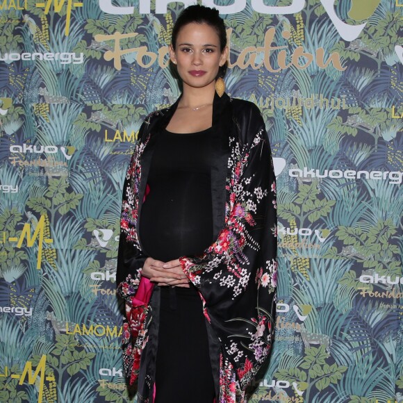 Exclusif - Lucie Lucas (enceinte) - Dîner de gala de la fondation Akuo suivi d'un concert privé de M.Chedid avec le collectif LAMOMALI au cabaret Lido, à Paris, le 17 janvier 2018. © Denis Guignebourg/Bestimage