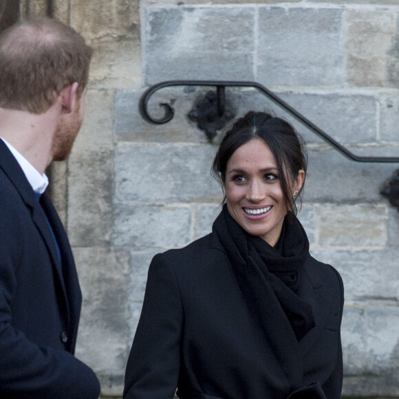 Le prince Harry et sa fiancée Meghan Markle quittent le château de Cardiff le 18 janvier 2018.