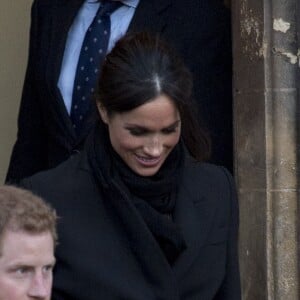 Le prince Harry et sa fiancée Meghan Markle quittent le château de Cardiff le 18 janvier 2018.