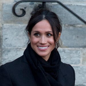 Le prince Harry et sa fiancée Meghan Markle quittent le château de Cardiff le 18 janvier 2018.