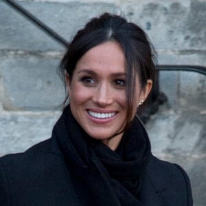 Le prince Harry et sa fiancée Meghan Markle quittent le château de Cardiff le 18 janvier 2018.