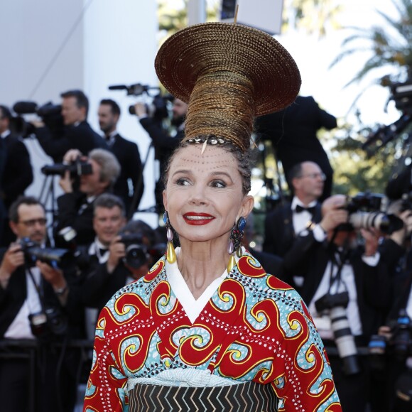 Victoria Abril - Montée des marches du film "Les Fantômes d'Ismaël" lors de la cérémonie d'ouverture du 70ème Festival International du Film de Cannes. Le 17 mai 2017 © Borde-Jacovides-Moreau/Bestimage
