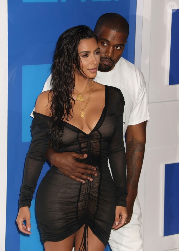 Kim Kardashian et son mari Kanye West - Photocall des MTV Video Music Awards 2016 au Madison Square Garden à New York, le 28 août 2016.