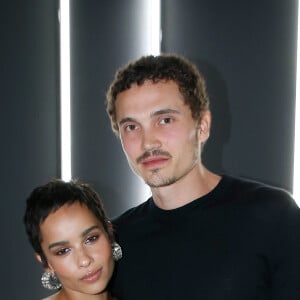 Zoë Kravitz et son compagnon Karl Glusman lors de la soirée d'inauguration de l'YSL Beauty Hotel éphémère par Yves Saint Laurent Beauté, le 17 janvier 2018 place de la Madeleine à Paris. © Yves Saint Laurent