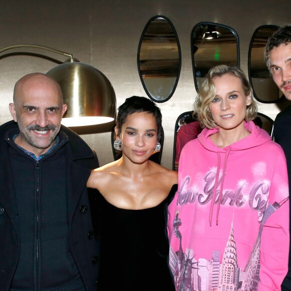 Diane Kruger entre Zoë Kravitz et son compagnon Karl Glusman lors de la soirée d'inauguration de l'YSL Beauty Hotel éphémère par Yves Saint Laurent Beauté, le 17 janvier 2018 place de la Madeleine à Paris. © Yves Saint Laurent