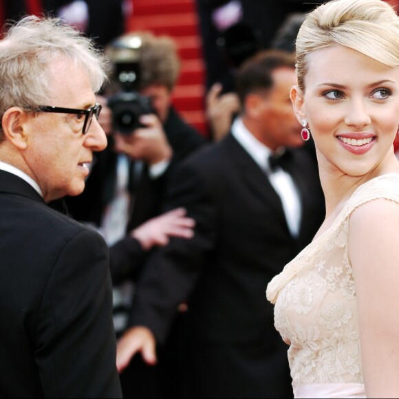 WOODY ALLEN ET SCARLETT JOHANSSON - 58 EME FESTIVAL DE CANNES 2005 - MARCHES DU FILM "MATCH POINT" - 12/05/2005 - CANNES