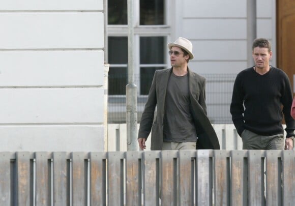 Brad Pitt et Mark Billingham à Prague en mai 2007