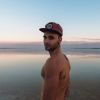 Bastien Grimal, ex-candidat de "Secret Story 10", torse nu devant la mer Morte. © Thomas J. Serer/Instagram Jesusance