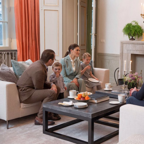 La duchesse Catherine de Cambridge et le prince William ont été accueillis pour le thé par la princesse Victoria et le prince Daniel de Suède chez eux au palais Haga, à Stockholm, en compagnie de leurs enfants la princesse Estelle et le prince Oscar, le 31 janvier 2018 lors de leur visite officielle. © Rafael Stecksen/Cour royale de Suède