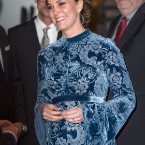 La duchesse Catherine de Cambridge, enceinte et en robe Erdem, et le prince William prenaient part le 31 janvier 2018 à un gala culturel en compagnie de la princesse Victoria et du prince Daniel de Suède à la galerie Fotografiska à Stockholm.