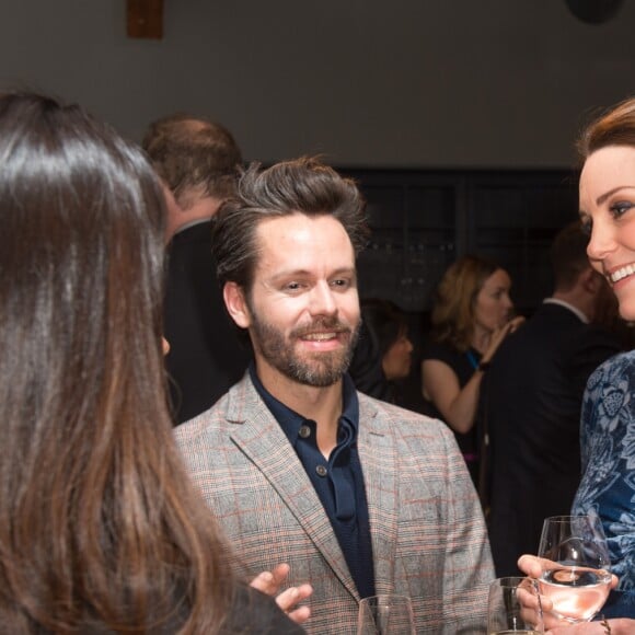 La duchesse Catherine de Cambridge, enceinte et en robe Erdem, et le prince William prenaient part le 31 janvier 2018 à un gala culturel en compagnie de la princesse Victoria et du prince Daniel de Suède à la galerie Fotografiska à Stockholm.