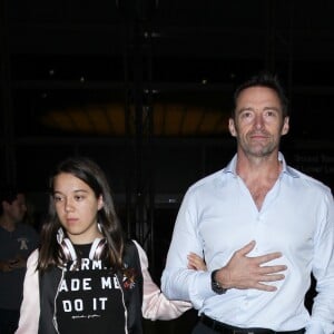 Hugh Jackamn et sa fille Ava Eliot - Hugh Jackman, sa femme et leurs enfants arrivent à l'aéroport LAX de Los Angeles. Le 17 juillet 2017