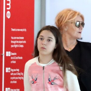 Exclusif - Hugh Jackman arrive avec sa femme Debbie-Lee Furness et leurs enfants Ava et Oscar, à l'aéroport de Sydney. Australie, le 17 août 2016.