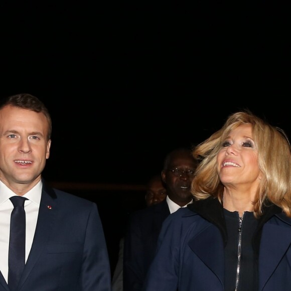 Le président de la République Emmanuel Macron, sa femme la Première Dame Brigitte Macron (Trogneux), le président sénégalais Macky Sall et sa femme la Première Dame Marieme Faye Sall - Le président de la République française et sa femme la Première Dame sont accueillis par le président sénégalais et sa femme la Première Dame à l'aéroport international Léopold-Sédar-Senghor à Dakar, Sénégal, le 1er février 2018. © Dominique Jacovides/Bestimage