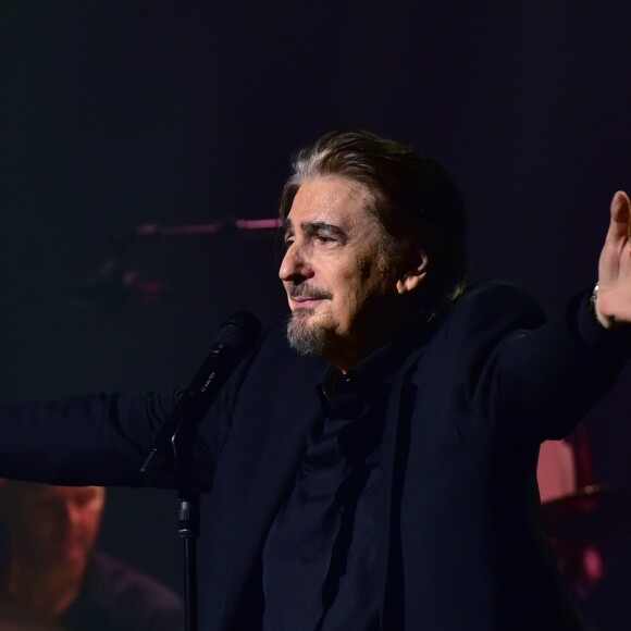 Exclusif - Concert de Serge Lama à la salle Pleyel à Paris - Jour 2. Le 24 novembre 2017 © Giancarlo Gorassini / Bestimage