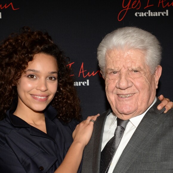 Izzy Bizu et Jean Bousquet (fondateur de Cacharel) lors de la soirée de lancement du nouveau parfum Cacharel "Yes I Am" à Paris, le 7 février 2018. © Rachid Bellack/Bestimage