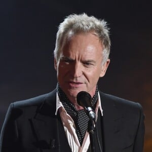 Sting chante sur la scène du festival de la chanson de Sanremo le 8 février 2018.