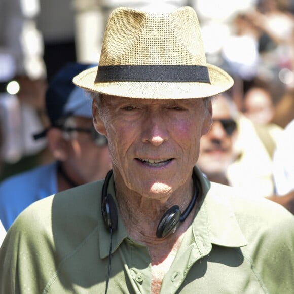 Le réalisateur Clint Eastwood pendant le tournage de son dernier film de "Le 15h17 pour Paris" à Venise, Italie, le 17 août 2017.