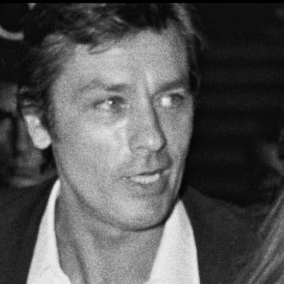 ARCHIVES - ALAIN DELON, ANNE PARILLAUD ET ROMY SCHNEIDER LORS DE LA PREMIERE DU FILM "POUR LA PEAU D' UN FLIC" 07/09/1981 - 
