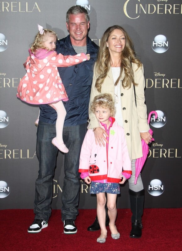 Eric Dane, sa femme Rebecca Gayheart et leurs filles Billie Beatrice Dane et Georgia Dane - Avant-première du film "Cinderella" (Cendrillon) à Hollywood, le 1er mars 2015.