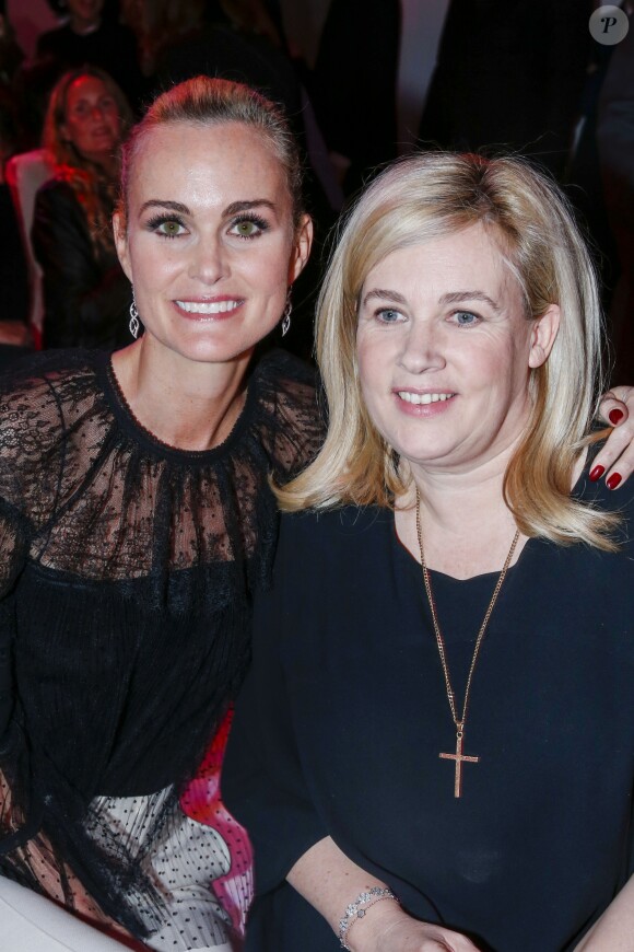 Exclusif  - Laeticia Hallyday ("Femme de Coeur 2017" par Clarins pour son engagement humanitaire) et Hélène Darroze - Le Prix Clarins pour l'enfance fête ses 20 ans et récompense sa nouvelle femme de coeur L.Hallyday pour son association La Bonne Étoile à l'hôtel Salomon de Rothschild à Paris, France, le 14 mars 2017. © Borde-Jacovides/Bestimage