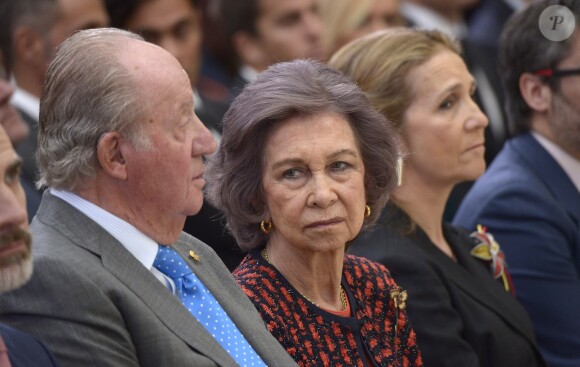 Le roi Juan Carlos Ier et la reine Sofia d'Espagne prenaient part le 19 février 2018 à la cérémonie annuelle des Prix Nationaux du Sport avec le roi Felipe et la reine Letizia, au palais royal du Pardo à Madrid.