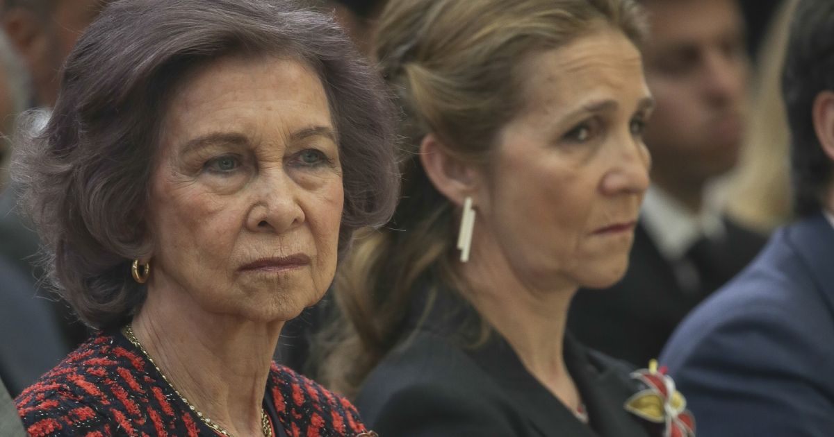 La reine Sofia et l'infante Elena d'Espagne le 19 février 2018 lors de