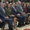 Le roi Felipe VI d'Espagne, la reine Letizia, le roi Juan Carlos Ier, la reine Sofia et l'infante Elena réunis le 19 février 2018 lors de la cérémonie des Prix Nationaux du Sport au palais royal du Pardo, à Madrid.