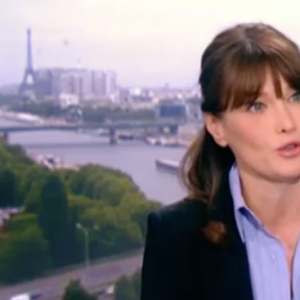 Carla Bruni-Sarkozy au JT de 13h de TF1 le 16 mai 2011. Venue parler d'illettrisme, l'épouse du président d'alors Nicolas Sarkozy avait été félicitée par Jean-Pierre Pernaut. L'ex-première dame était enceinte de sa fille Giulia mais n'avait encore rien officialisé.