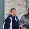 Nicolas Sarkozy et Carla Bruni avec leur fille Giulia en promenade à la Lanterne le 31 octobre 2011