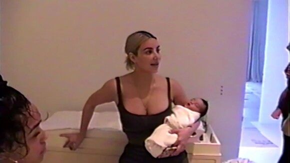 Kim Kardashian dévoile une première photo de son adorable fille Chicago