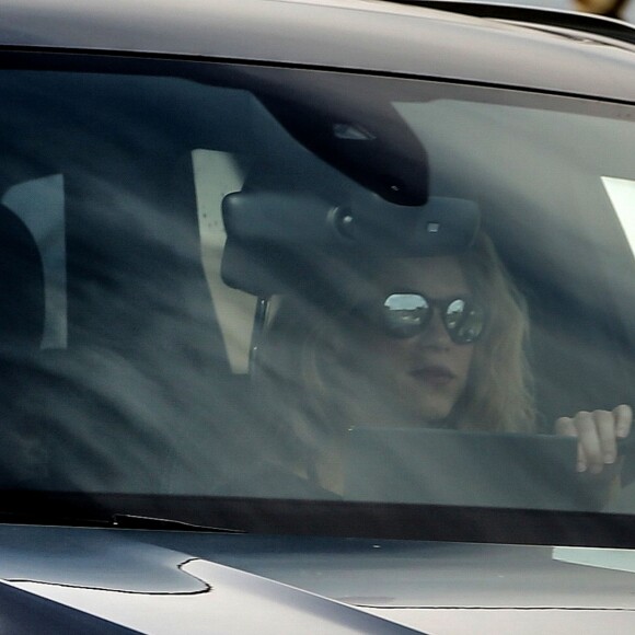 Exclusif - Shakira va chercher ses enfants à l'école au volant de son Audi Q7. Barcelone, le 19 février 2018.