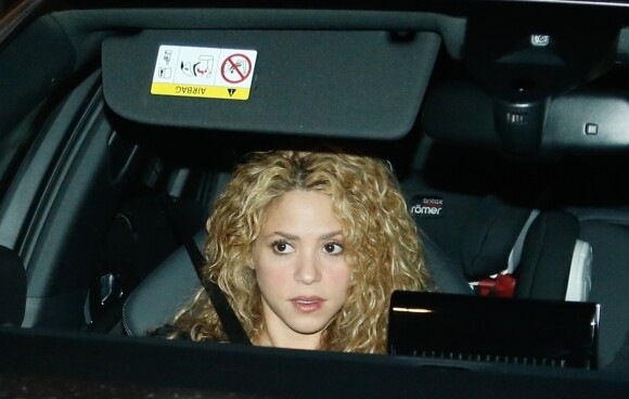 Shakira va fêter son 41ème anniversaire et le 31ème anniversaire de son compagnon le défenseur du FC Barcelone, Gerard Pique, avec des amis et de la famille à leur domicile à Barcelone. Le 2 février 2018.