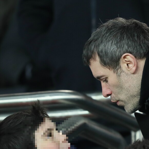 Jalil Lespert et son fils lors du quart de finale de la Coupe de France "PSG - OM (3-0)" au Parc des Princes à Paris, le 28 février 2018
