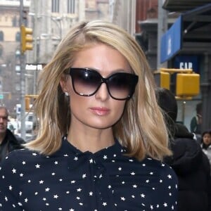 Paris Hilton se balade dans les rues de New York, le 15 février 2018.