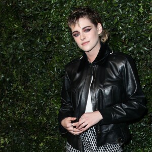 Kristen Stewart lors du dîner "Chanel and Charles Finch Pre-Oscar Awards" au restaurant Madeo à Los Angeles, le 3 mars 2018.