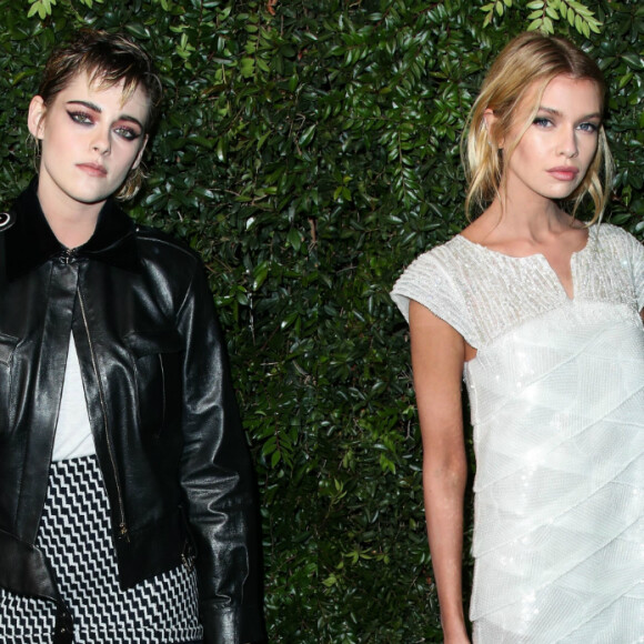 Kristen Stewart et Stella Maxwell lors d'une pré-soirée Oscars à West Hollywood le 3 mars 2018.