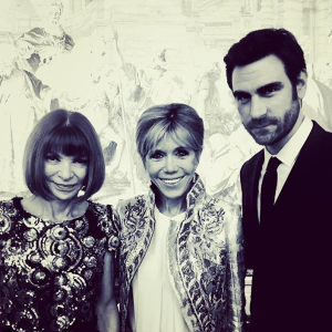 Anna Wintour, Brigitte Macron et son styliste Mathieu Barthelat Colin à l'Elysée le 5 mars 2018