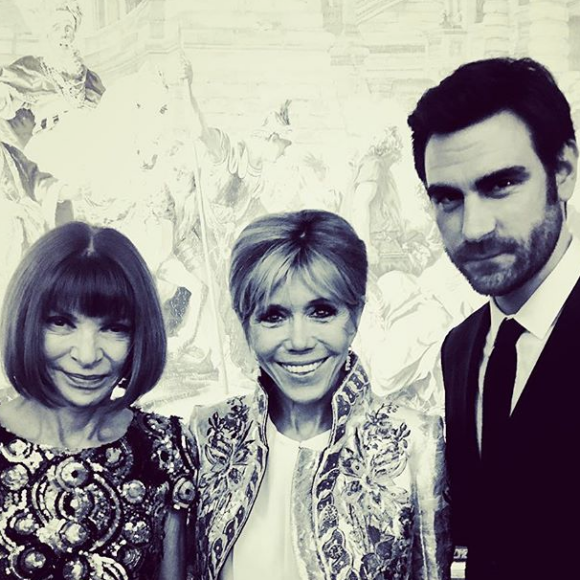 Anna Wintour, Brigitte Macron et son styliste Mathieu Barthelat Colin à l'Elysée le 5 mars 2018