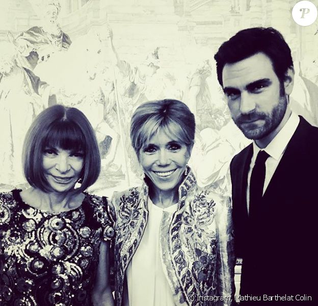 Anna Wintour, Brigitte Macron et son styliste Mathieu Barthelat Colin à l'Elysée le 5 mars 2018