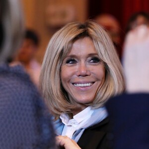 Brigitte Macron et le ministre Jean-Michel Blanquer assistent à des Saynètes d'improvisation jouées par des élèves pour dénoncer les situations de harcèlement et parvenir à des solutions en interaction avec le public - Brigitte Macron a accompagné le Ministre de l'Education Nationale, Jean-Michel Blanquer au lycée Carnot de Dijon afin d'y évoquer la lutte contre le harcélement à l'école à Dijon le 5 mars 2018 © Dominique Jacovides/Bestimage