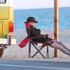 Exclusif - Teri Hatcher dans un van Volkswagen lui appartenant sur une plage à Malibu. Le 22 février 2018