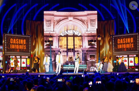 La troupe des Enfoirés à l'occasion du spectacle "Musique !" donné à Strasbourg en janvier 2018. Le show a été diffusé sur TF1 le 9 mars 2018