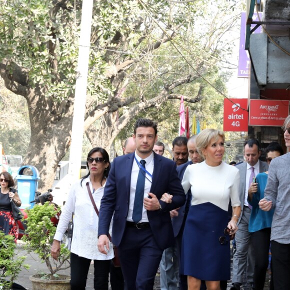 La première dame Brigitte Macron (Trogneux) - La Première Dame française visite le quartier de Lodi Colony à New Delhi en Inde où l'on peut voir du street art - le 11 mars 2018.